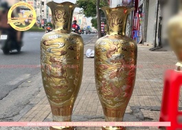 Bình hoa bằng đồng