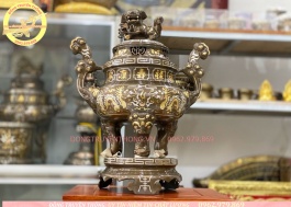 Đỉnh thờ bằng đồng