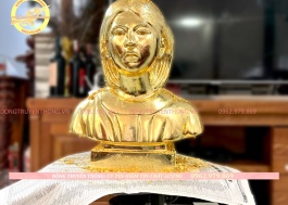 Đúc tượng Võ Thị Sáu dát vàng 24k