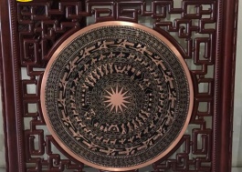 Tranh trống đồng đúc 1m khung gỗ tự nhiên