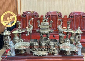 Bộ đỉnh thờ bằng đồng vuông đầu lân hun giả cổ.