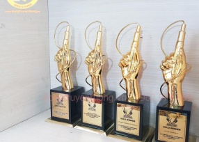 Cúp bằng đồng giải xăm nghệ thuật