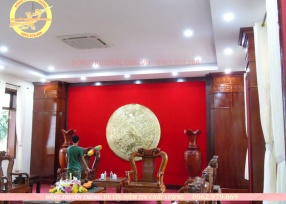  Lắp đặt mặt trống đồng 1m8 phòng họp