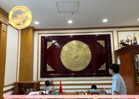 Lắp đặt tranh mặt trống đồng 1,5 m 