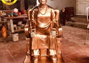 Tượng chân dung bằng đồng ngồi (cụ bà)