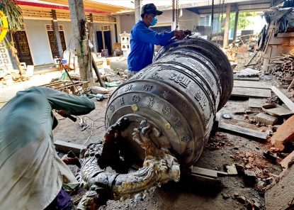 [Hỏi - đáp] Đúc chuông đồng có nên cho vàng vào không?