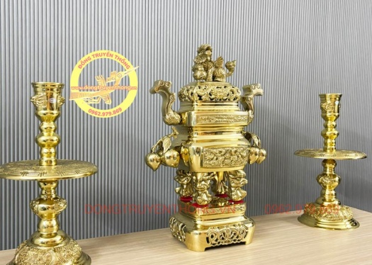 Bộ đỉnh vuông tam sự trái đào
