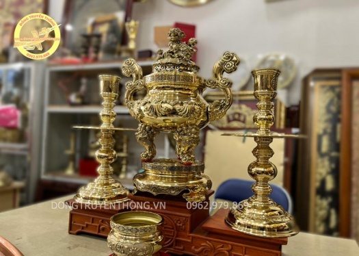 Mẫu đỉnh đồng hoa sòi