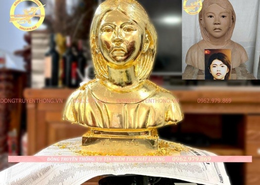 Đúc tượng đồng chân dung cô Võ Thị Sáu cao 42cm