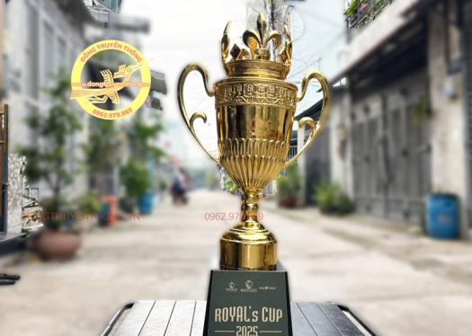 đúc cúp trophy giải gol royal 2025