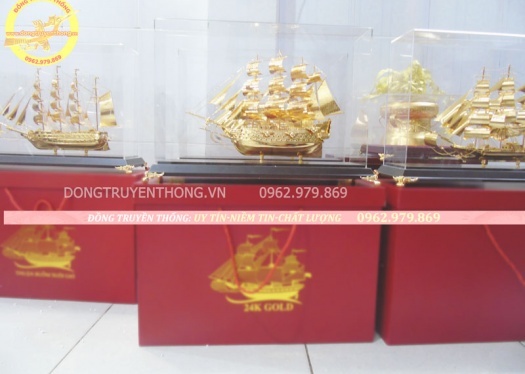 cửa hàng bán thuyền mạ vàng 24k cao cấp