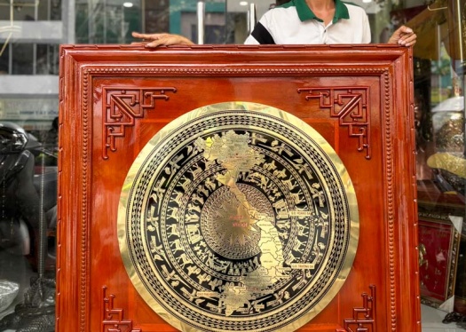 tranh mặt trống đồng khung gỗ hương