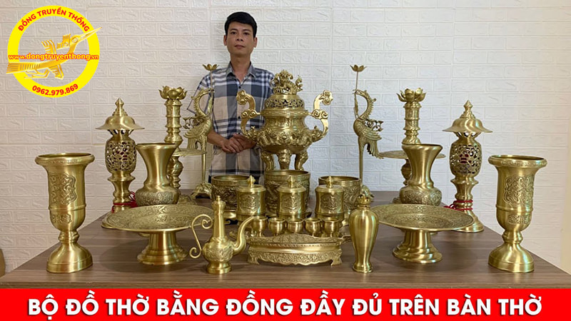 Bộ đồ thờ cúng bằng đồng đầy đủ hiện nay được làm từ rất nhiều loại chất liệu khác nhau, tương ứng với giá thành