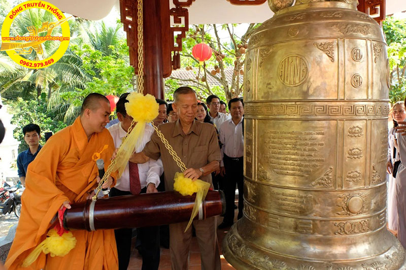 Đại Hồng Chuông (Đại Hồng chung)