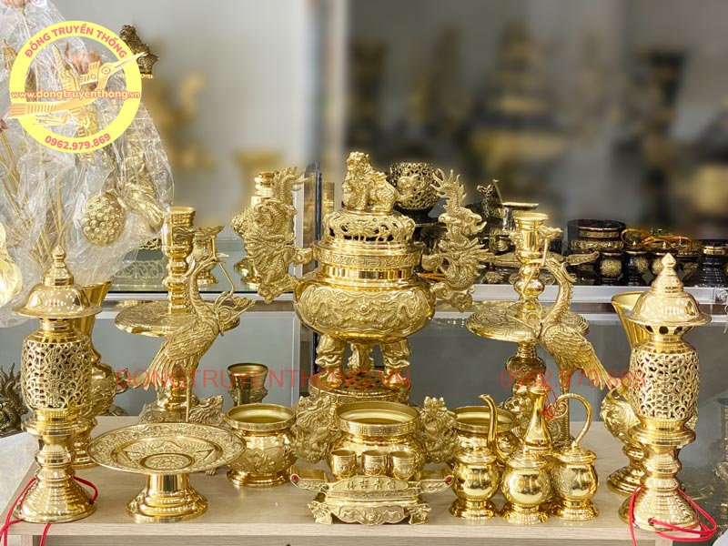 Bộ đỉnh thờ bằng đồng đầy đủ phụ kiện của đại phát