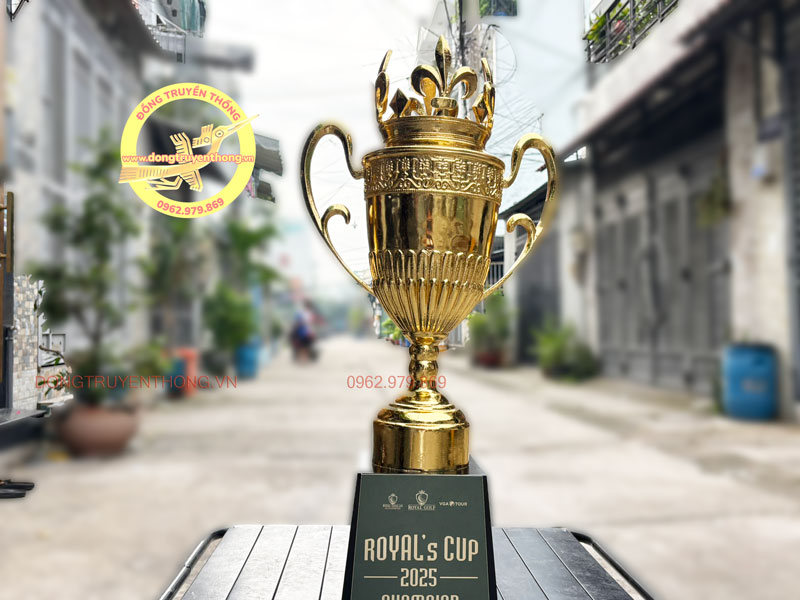 địa chỉ đúc trophy bằng đồng theo yêu cầu