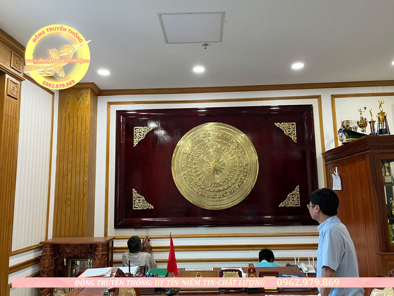 Tranh mặt trống đồng phủ bì kích thước 3m2